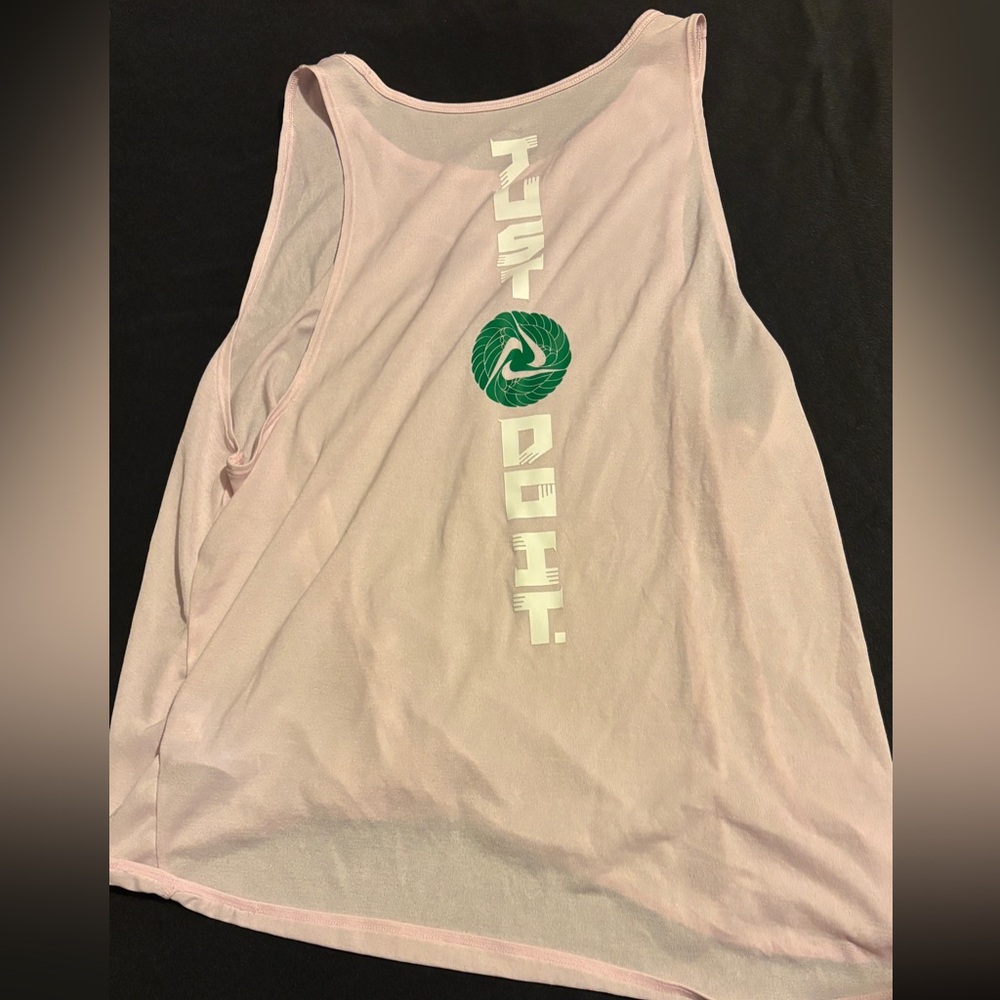Nike Dri-Fit Graphic Tank Top Women’s Medium Workout Gym Loose Fit